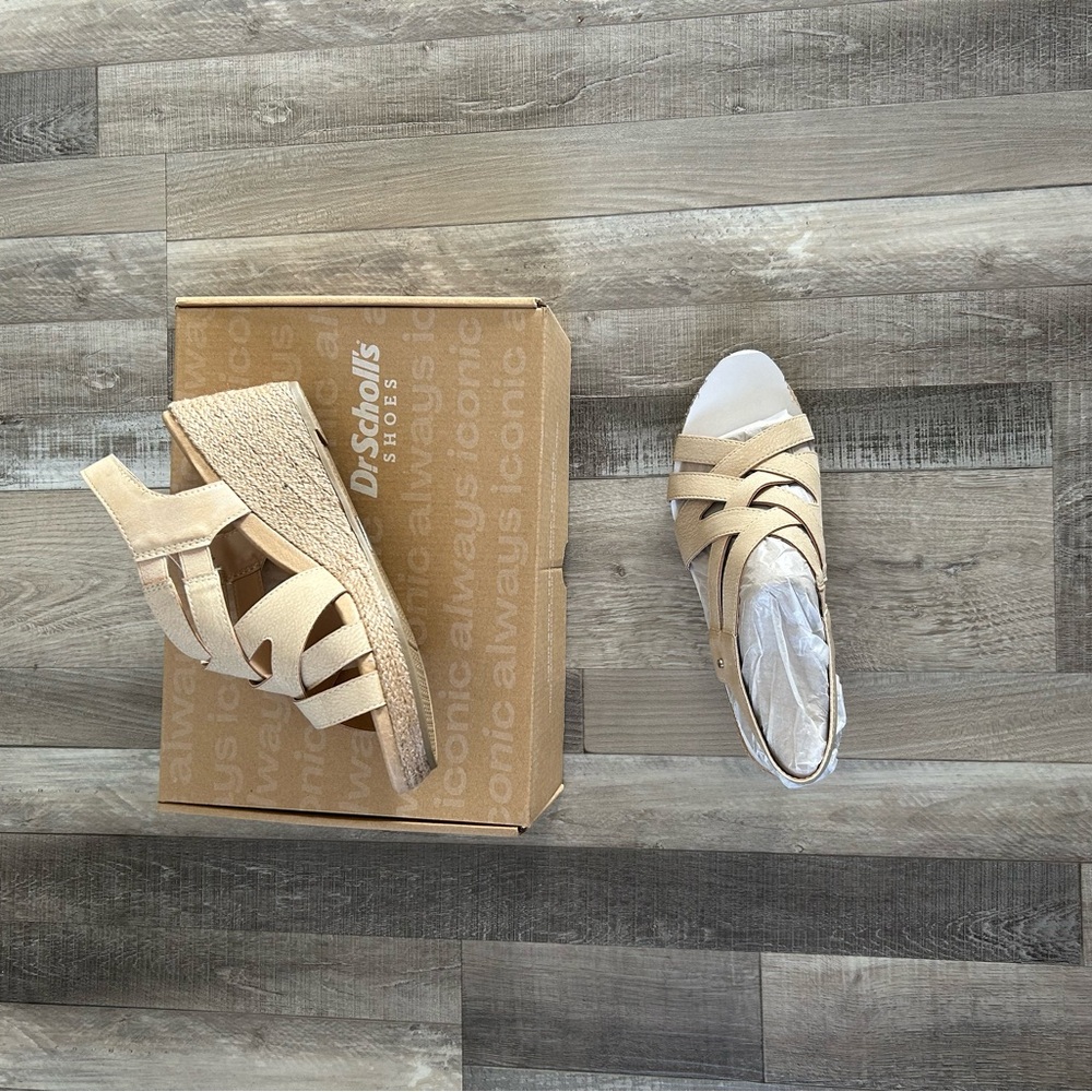 Dr. Scholl's Cream Espadrille Wedges